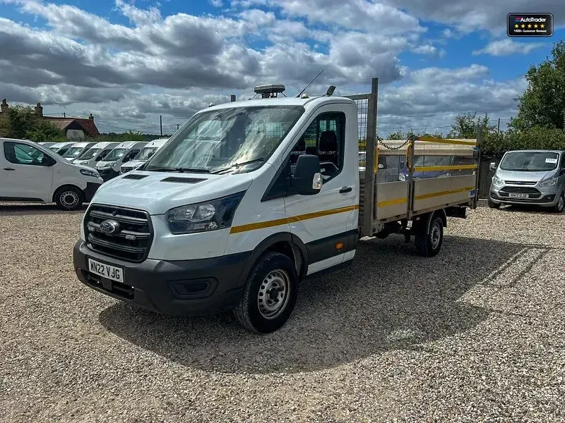 Begagnad Ford Transit 130 HK (95 kW) 2022 Vit Cab