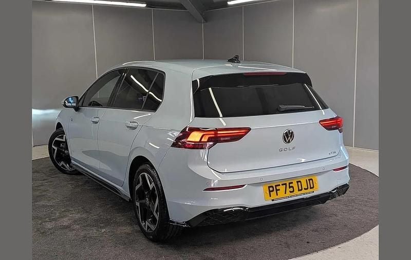 Used VW Golf VIII R-line 147 HP (108 kW) 2026 Blue Hatchback