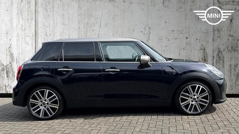 Usado Mini Cooper Exclusive 136 HP (100 kW) 2021 Preto Citadino