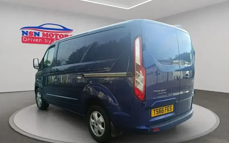 Used Ford Transit Custom Limited 170 HP (125 kW) 2017 Van