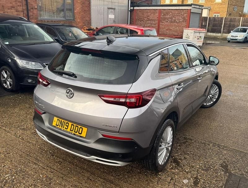 Used Vauxhall Grandland X Sport 130 HP (95 kW) 2019 Grey SUV