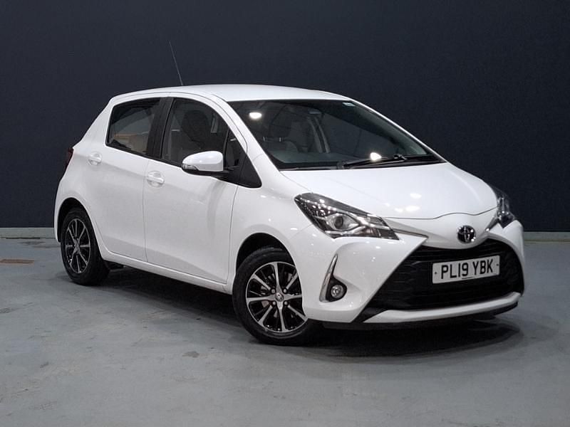 White Used 2019 Toyota Yaris Hatchback | £10,998 (Fair price) - Image 1/4