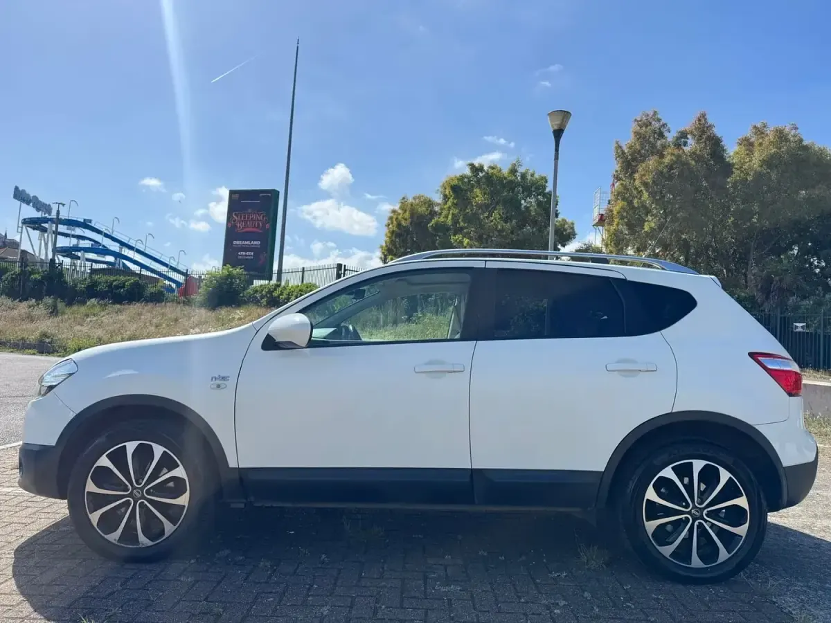 Used Nissan Qashqai N-TEC 150 HP (110 kW) 2011 White SUV