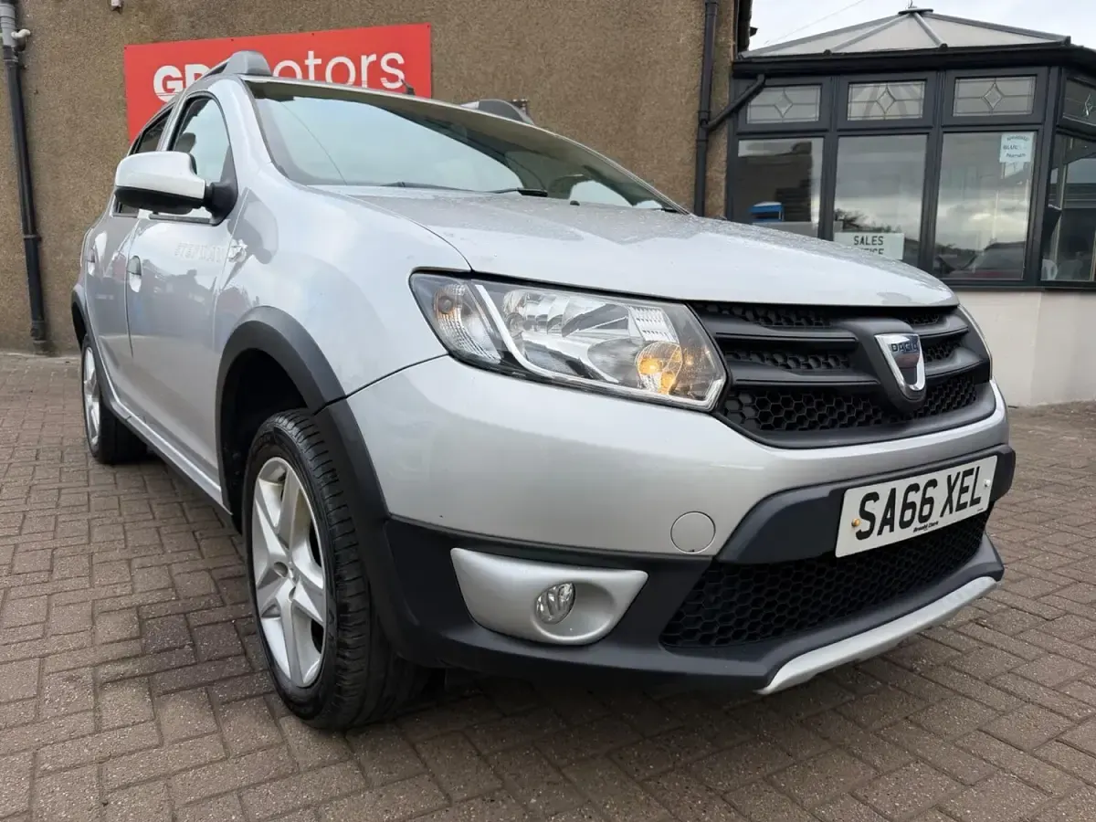 Used Dacia Sandero Ambiance 90 HP (66 kW) 2016 Silver Hatchback