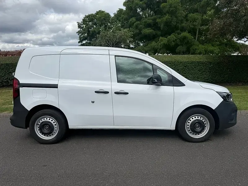 Used Renault Kangoo 89 kW (122 HP) 2024 White MPV