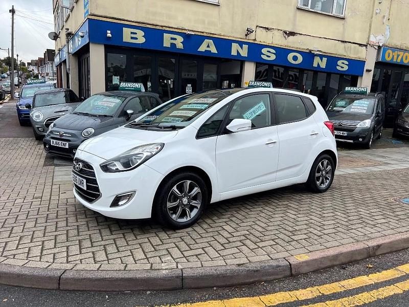 Used Hyundai ix20 Premium 2016 White Hatchback