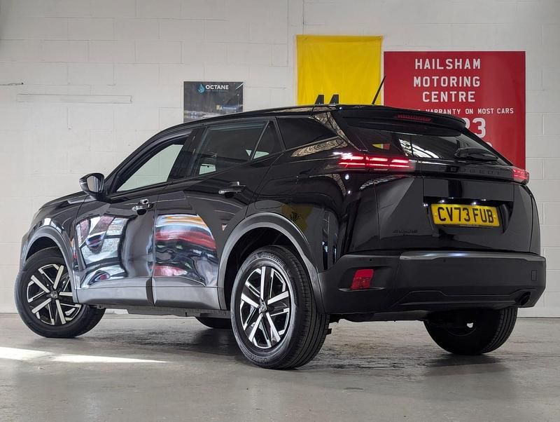 Used Peugeot 2008 Active 100 HP (73 kW) 2023 Black SUV