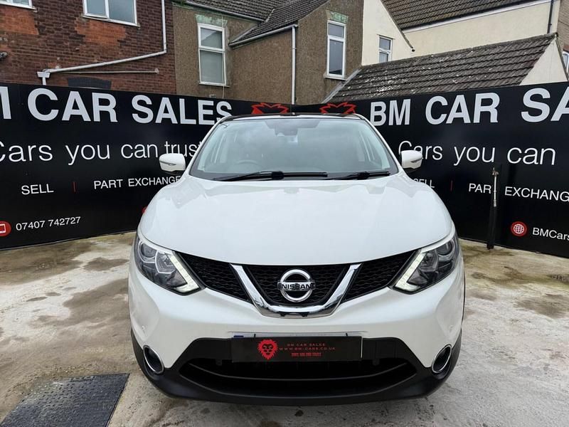Used Nissan Qashqai Acenta Premium 110 HP (80 kW) 2014 White SUV