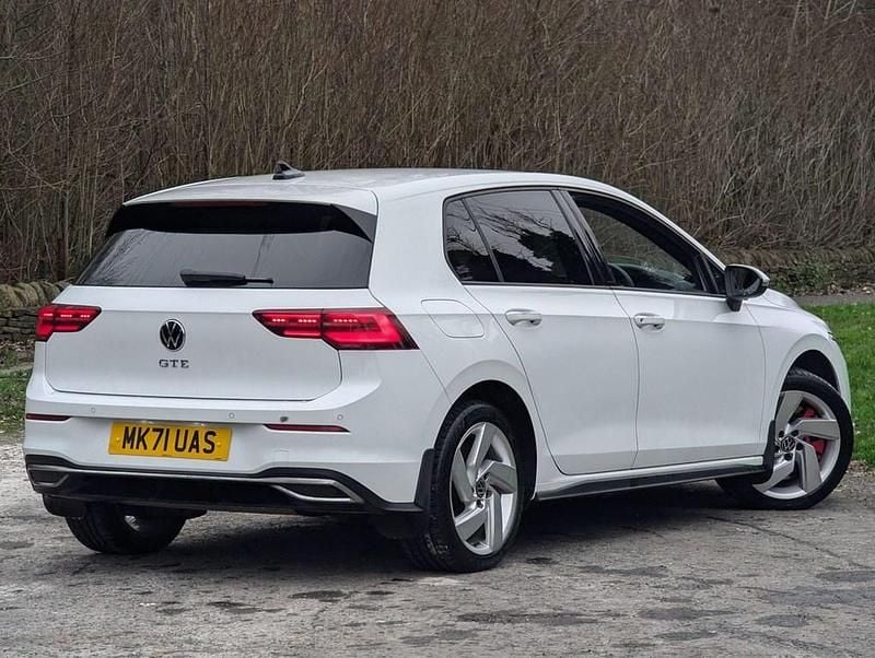 Used VW Golf VII GTE 204 HP (150 kW) 2021 White Hatchback