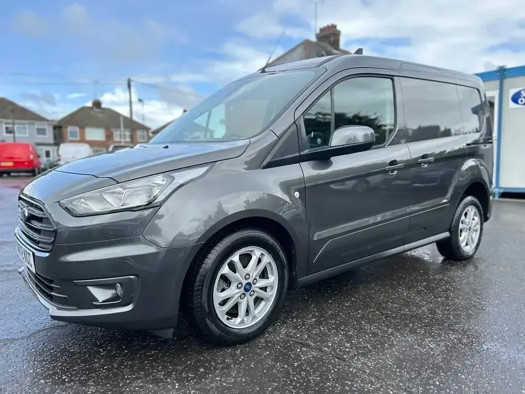 Käytetty Ford Transit Connect Limited 120 HP (88 kW) 2022 Harmaa Tila-auto