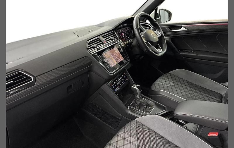 Used VW Tiguan R-line 150 HP (110 kW) 2022 White SUV