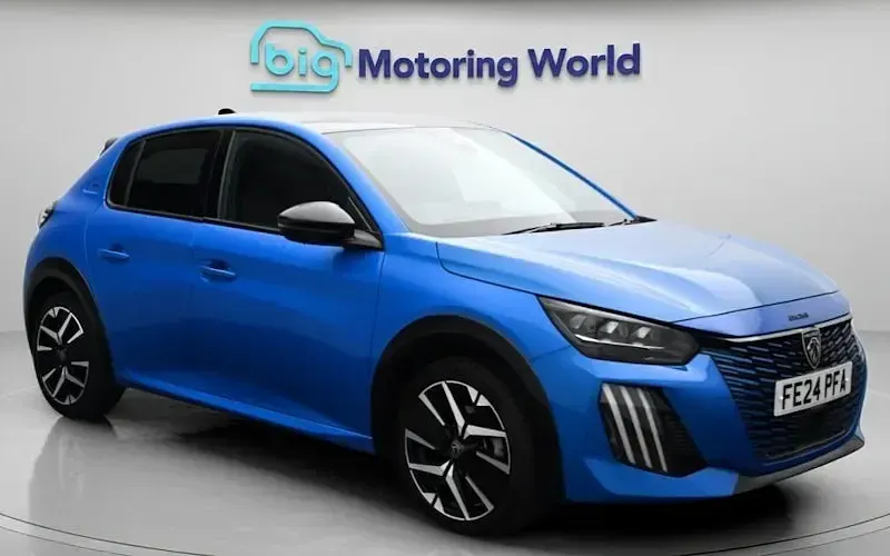 Używany Peugeot 208 GT 102 KM (75 kW) 2024 Hatchback