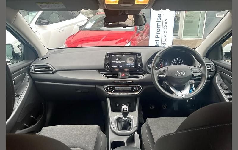 Used Hyundai i30 SE 117 HP (86 kW) 2023 White Hatchback