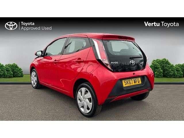 Used Toyota Aygo X-play 69 HP (50 kW) 2017 Red Hatchback