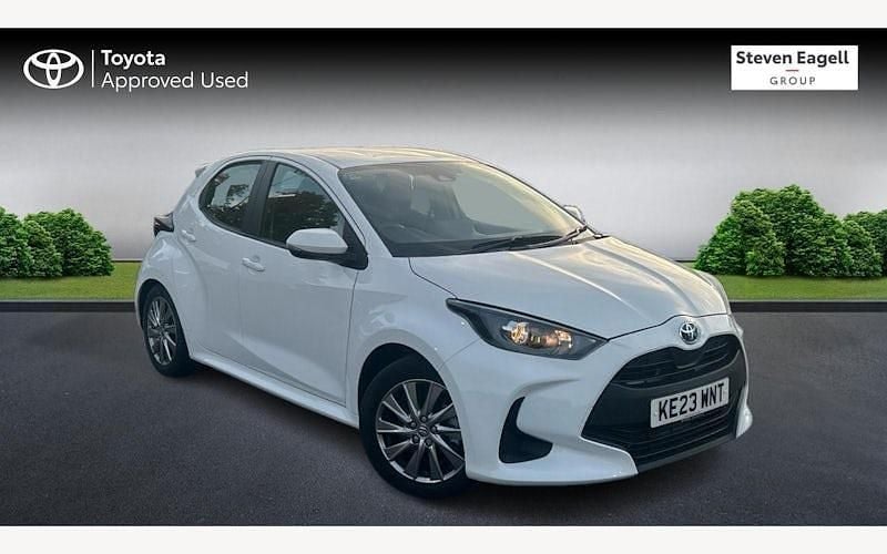 Used 2025 Toyota Yaris Hybrid Hatchback | £18,732 (Good price) - Image 1/4