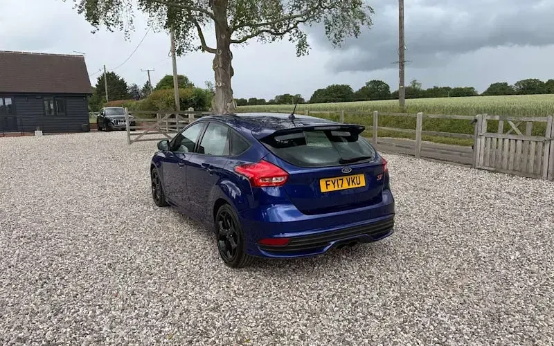 Used Ford Focus ST 250 HP (183 kW) 2016 Blue Hatchback
