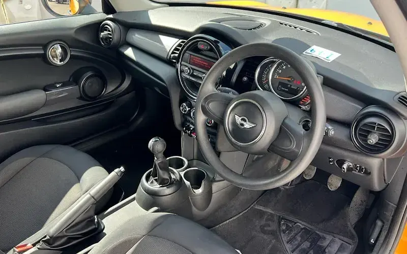 Used Mini Cooper Hatch 136 HP (100 kW) 2014 Orange Hatchback