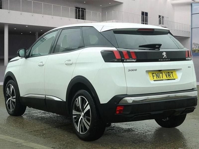 Used Peugeot 3008 Allure 130 HP (95 kW) 2017 White SUV