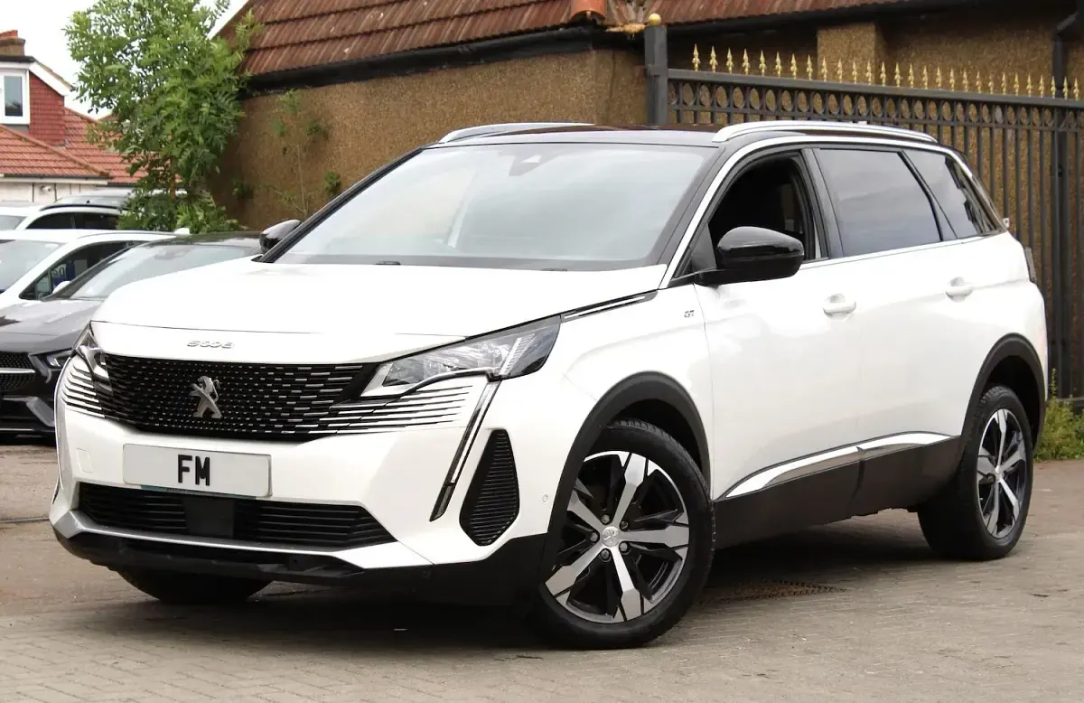 Used Peugeot 5008 GTi 130 HP (95 kW) 2023 White SUV