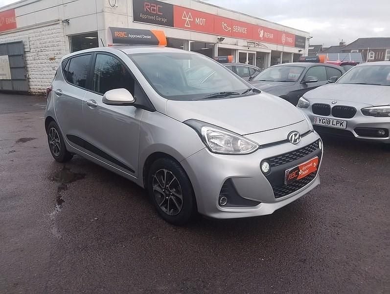 Used Hyundai i10 Premium 66 HP (48 kW) 2018 Silver Hatchback