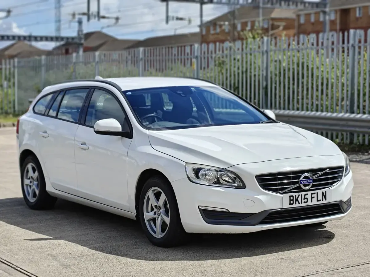 Used Volvo V60 Business Edition 2015 White Estate