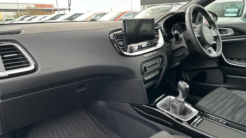 Used Kia Ceed GT-Line 138 HP (101 kW) 2025 Red Hatchback