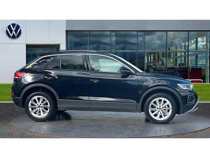 Begagnad VW T-Roc Match 150 HK (110 kW) 2024 Svart SUV
