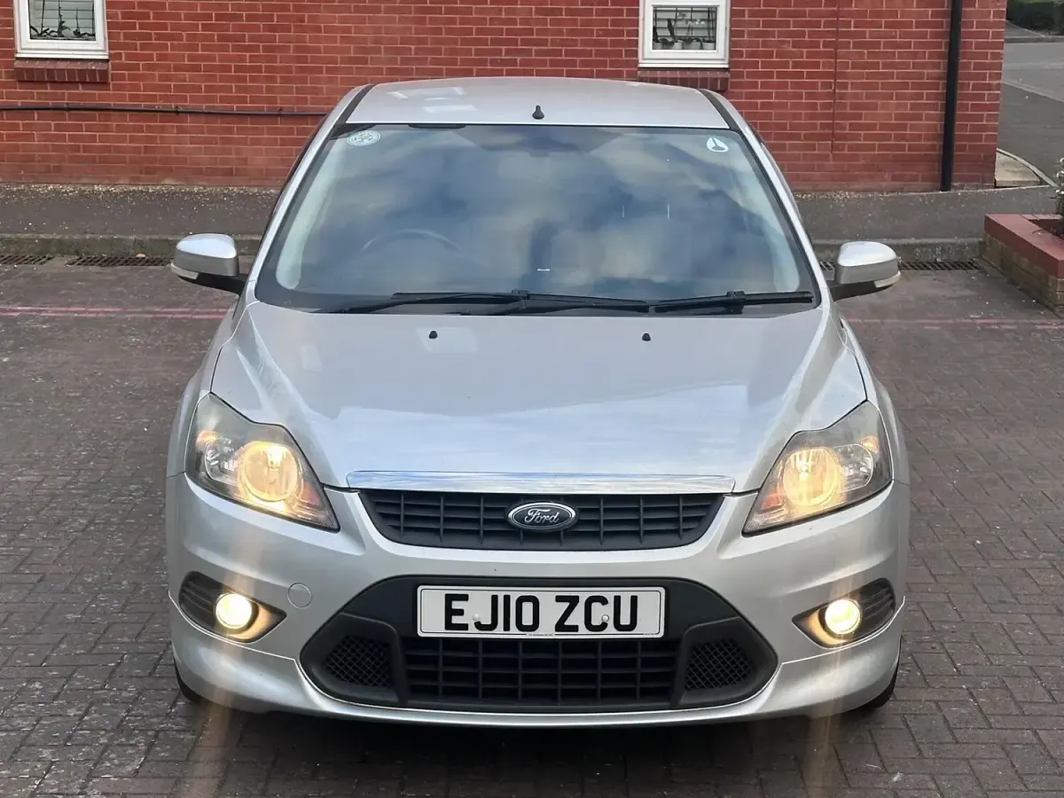 Used Ford Focus Zetec 2010 Silver Hatchback
