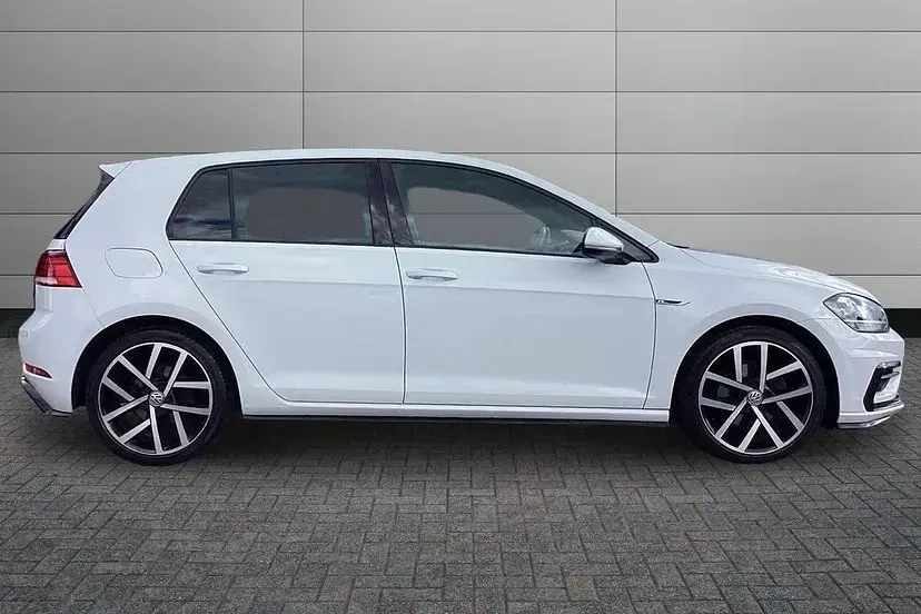 Used VW Golf VII R-line 150 HP (110 kW) 2019 White Hatchback