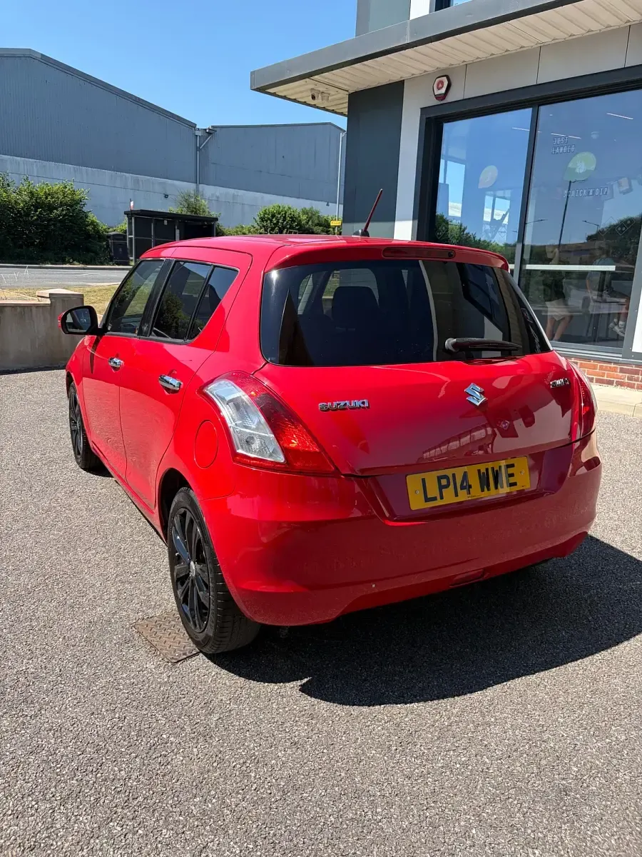 Used Suzuki Swift SZ4 94 HP (69 kW) 2014 Red Hatchback