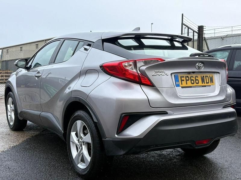 Used Toyota C-HR 116 HP (85 kW) 2017 Silver SUV