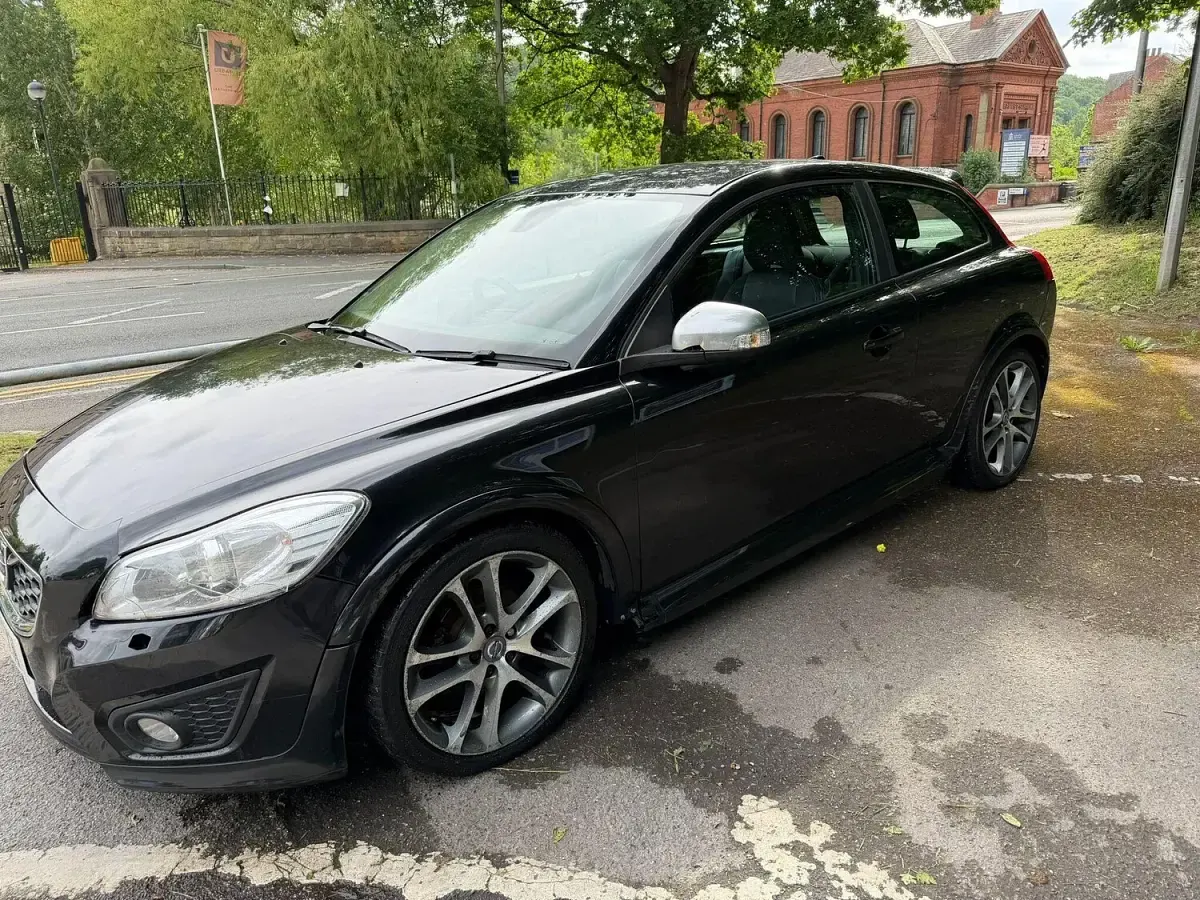 Used Volvo C30 R-Design 145 HP (106 kW) 2013 Black Hatchback