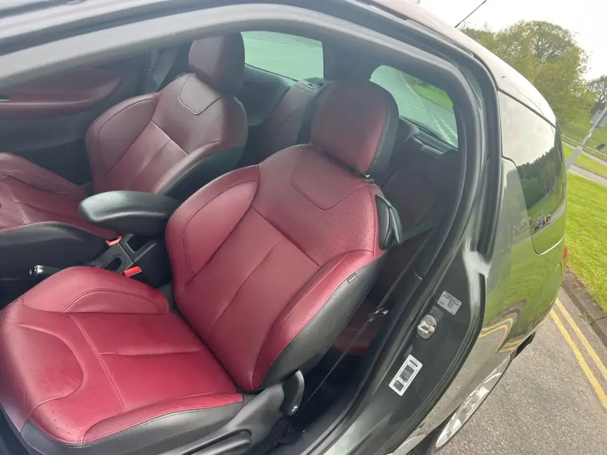 Usado Citroën DS3 120 HP (88 kW) 2011 Cinzento Citadino