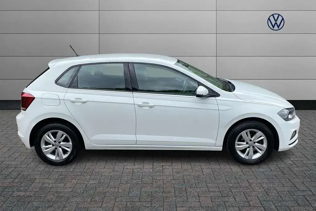 Used VW Polo SE 94 HP (69 kW) 2019 White Hatchback