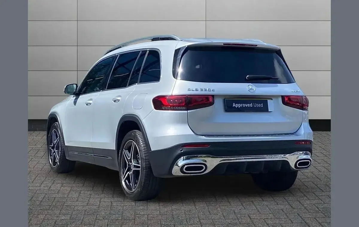 Used Mercedes GLB220 Executive 187 HP (137 kW) 2023 Silver SUV