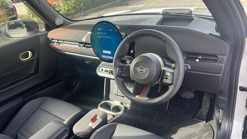 Used Mini Cooper Hatch 154 HP (113 kW) 2025 White Hatchback