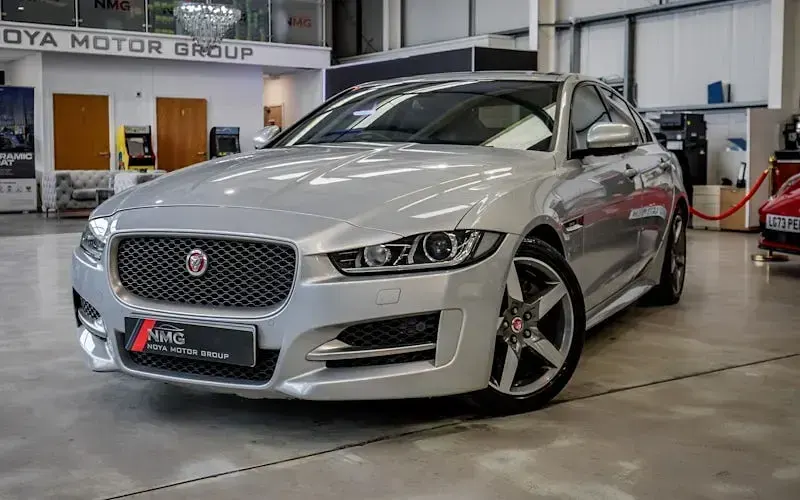 Used Jaguar XE R-Sport 179 HP (131 kW) 2019 Sedan