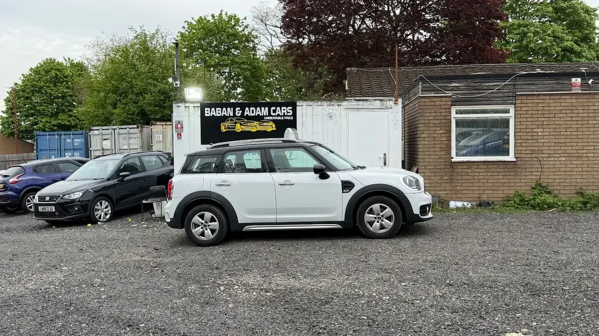 Used Mini Cooper 2018 White Hatchback