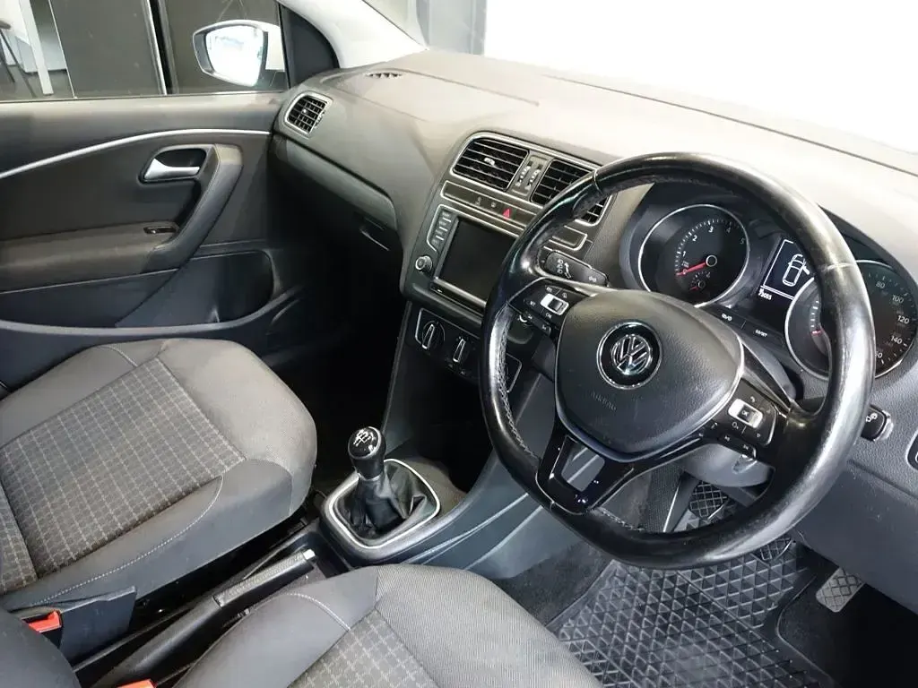 Used VW Polo Edition 90 HP (66 kW) 2017 White Hatchback