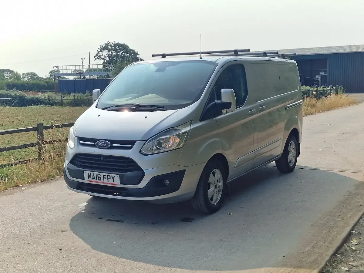 Used Ford Transit Custom Limited 125 HP (91 kW) 2016 Silver Van