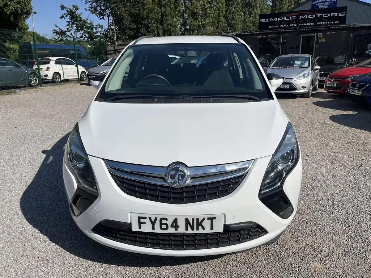 Used Vauxhall Zafira Tourer 130 HP (95 kW) 2014 White MPV
