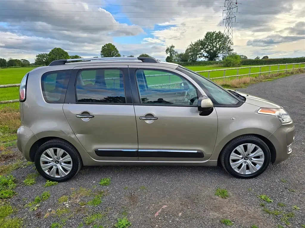 Used Citroën C3 Picasso Exclusive 2010 Beige MPV