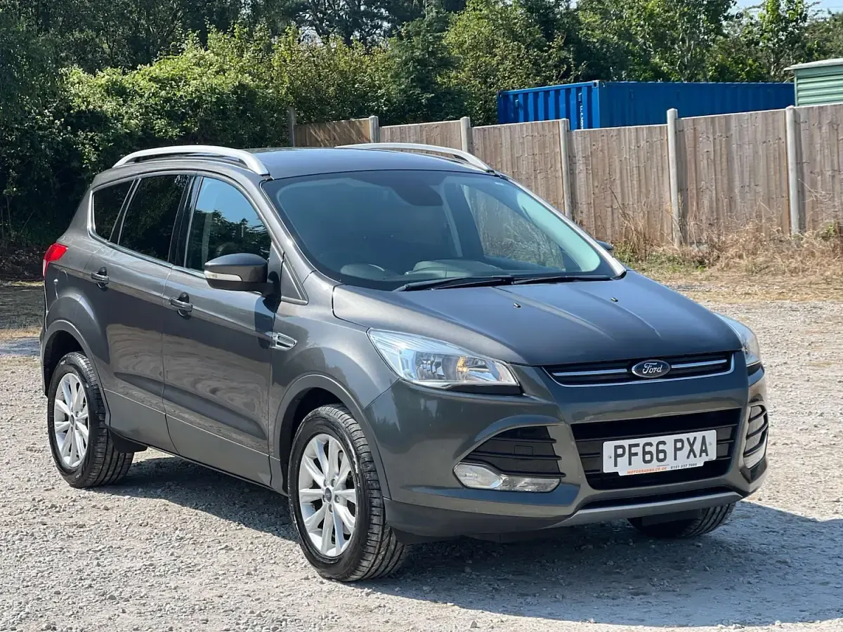 Used Ford Kuga Titanium 150 HP (110 kW) 2016 Grey SUV