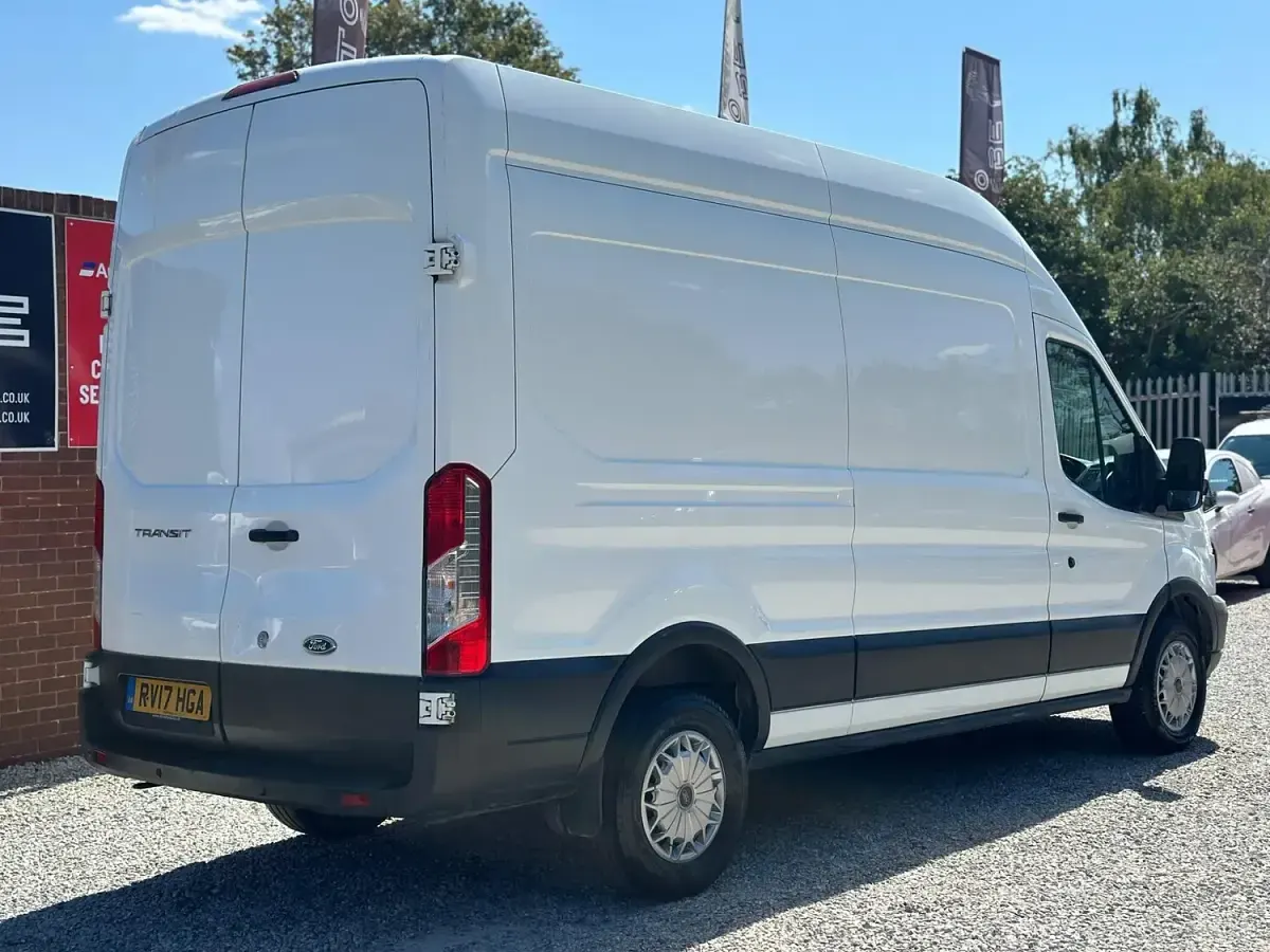Used Ford Transit Trend 125 HP (91 kW) 2017 White Van