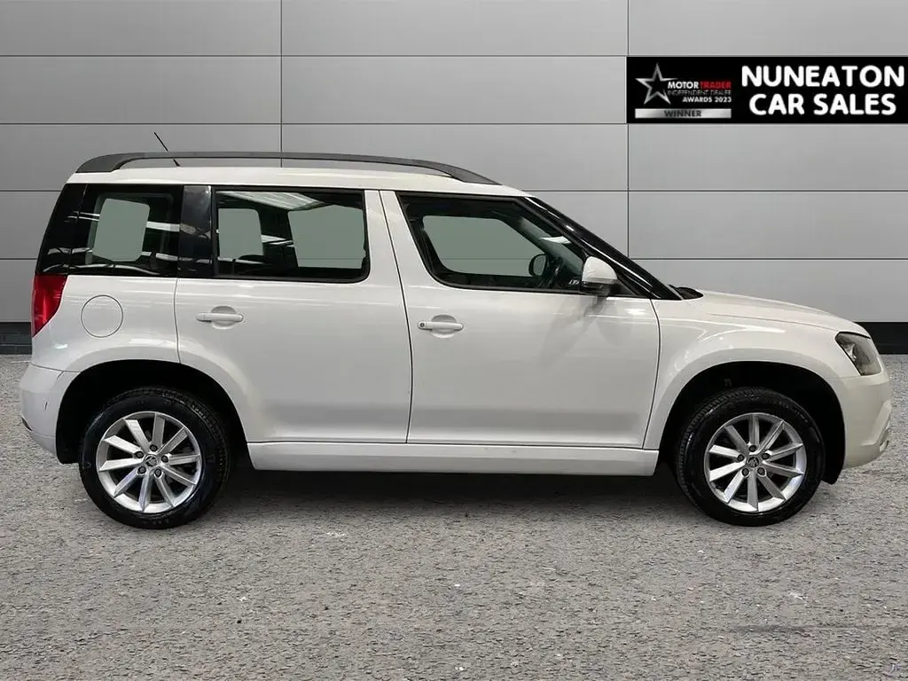 Used Skoda Yeti 110 HP (80 kW) 2016 White SUV