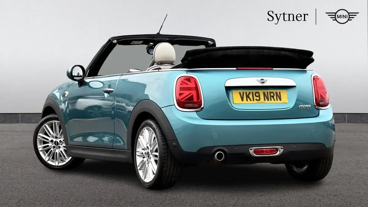 Begagnad Mini Cooper Exclusive 134 HK (98 kW) 2019 Grön Halvkombi