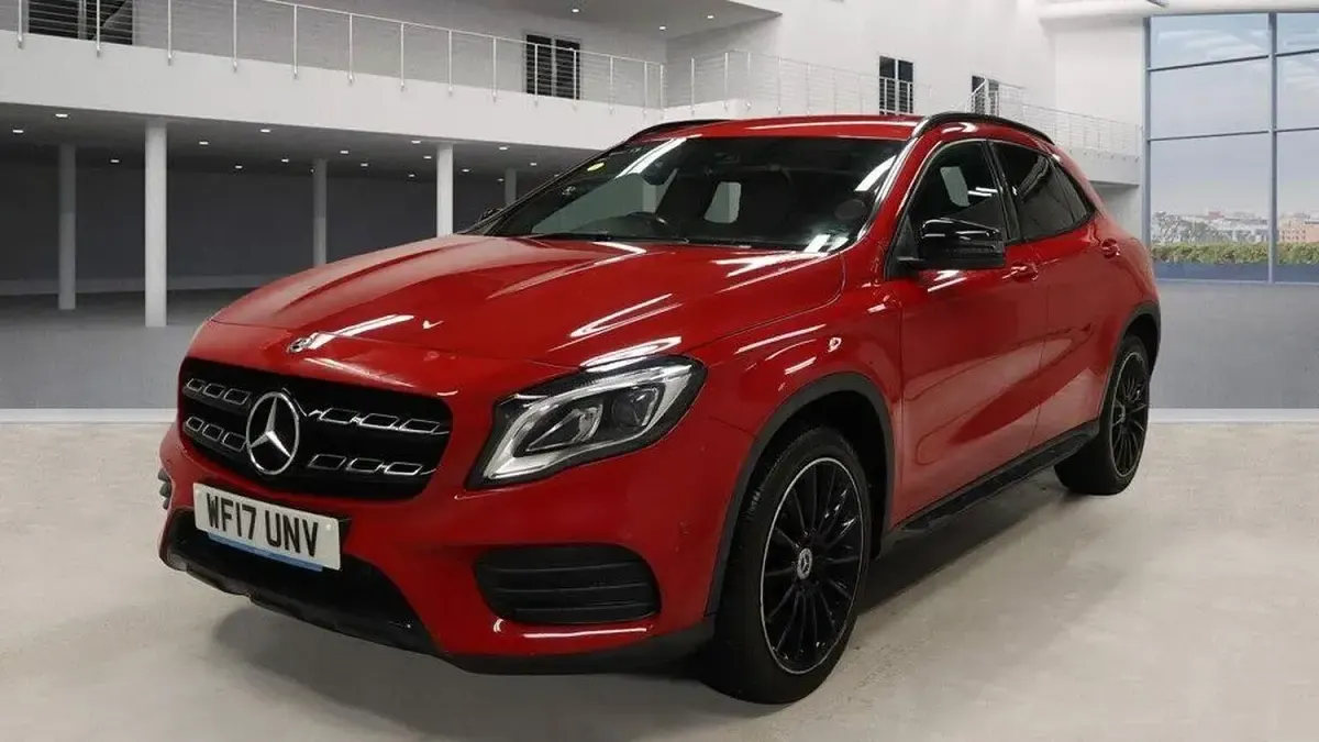 Used Mercedes GLA250 AMG Line Premium 211 HP (155 kW) 2017 Red SUV