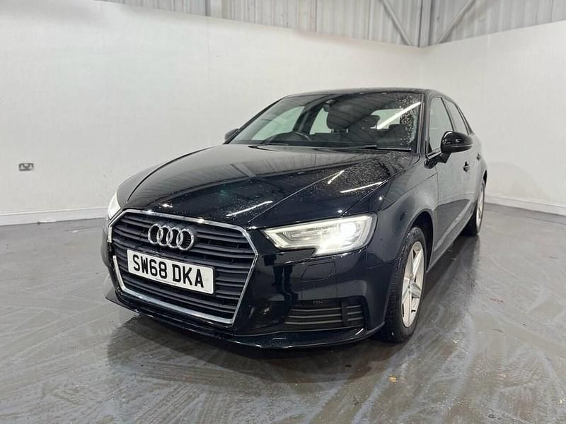 Używany Audi A3 Comfort 116 KM (85 kW) 2018 Czarny Sedan/Limuzyna