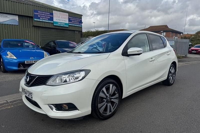 White Used 2014 Nissan Pulsar Tekna Hatchback | £5,750 (Fair price) - Image 1/1