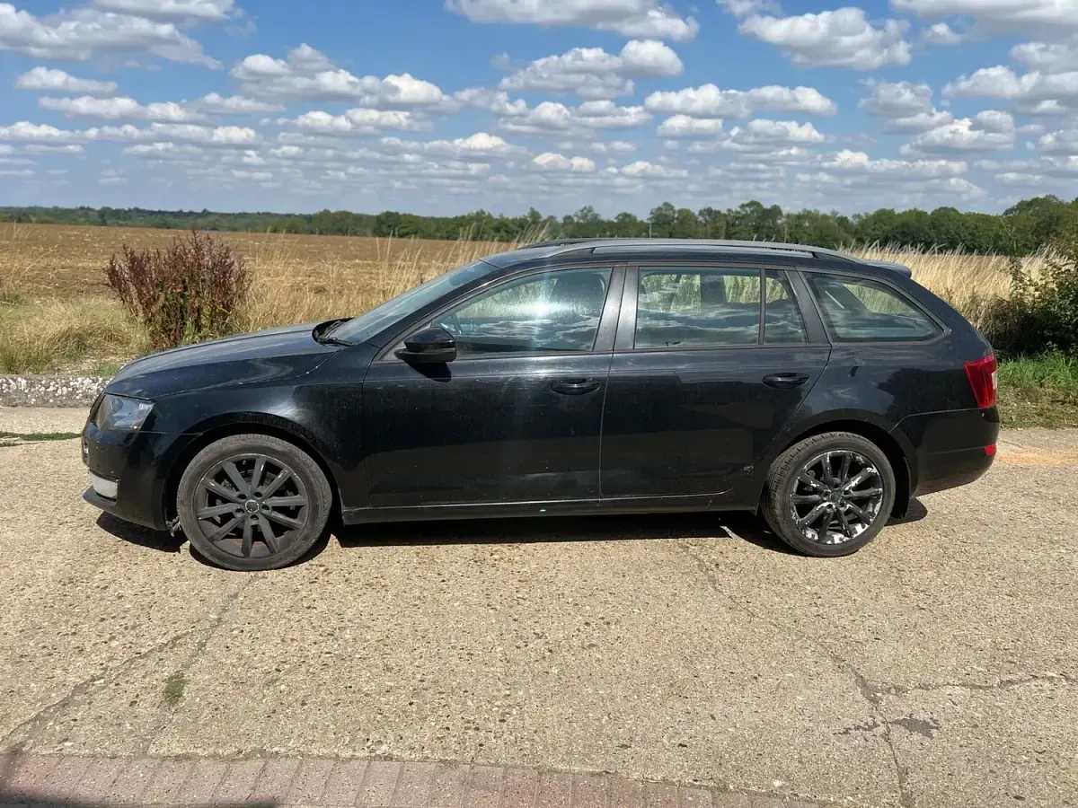 Used Skoda Octavia Elegance 2014 Black Estate